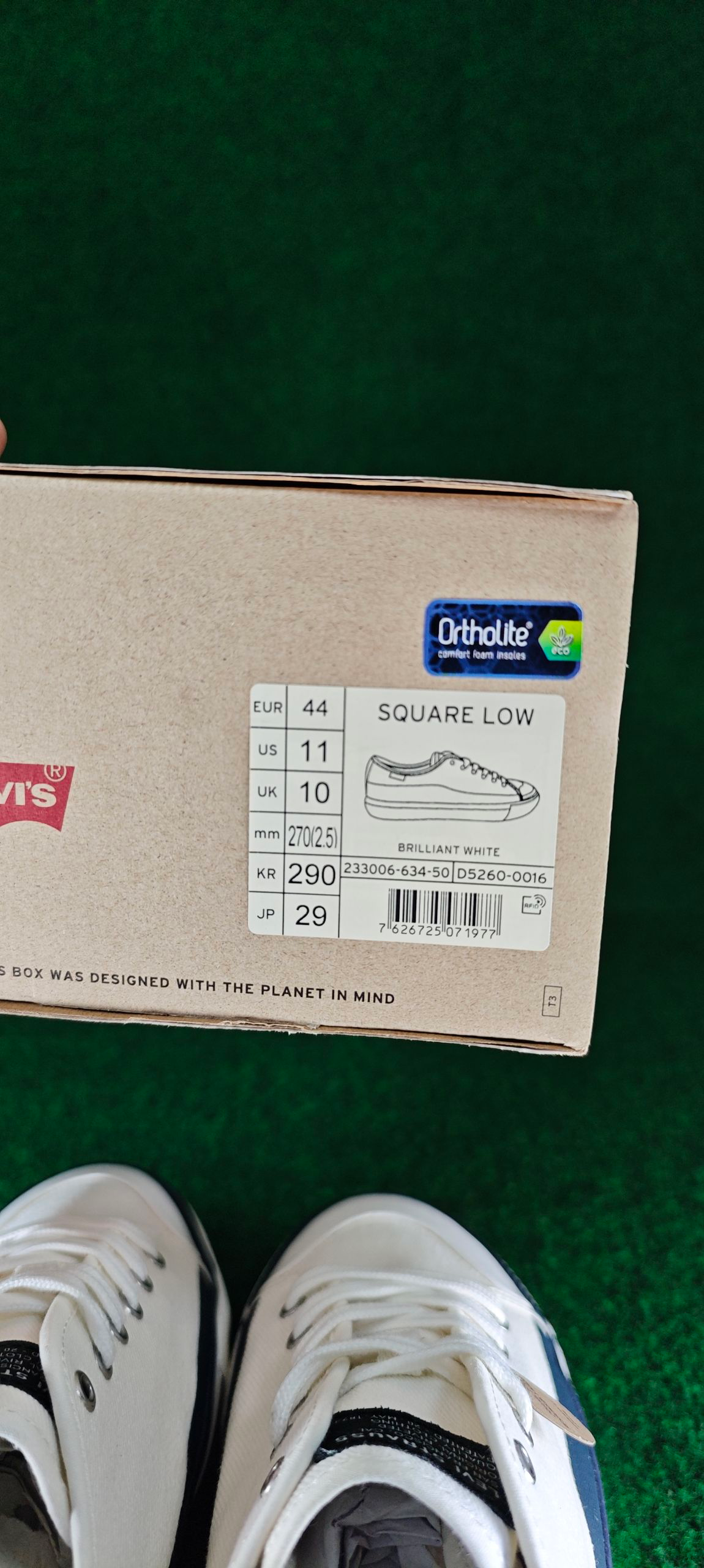 Levi’s Square Low – Blanc Brillant / Bleu Marine