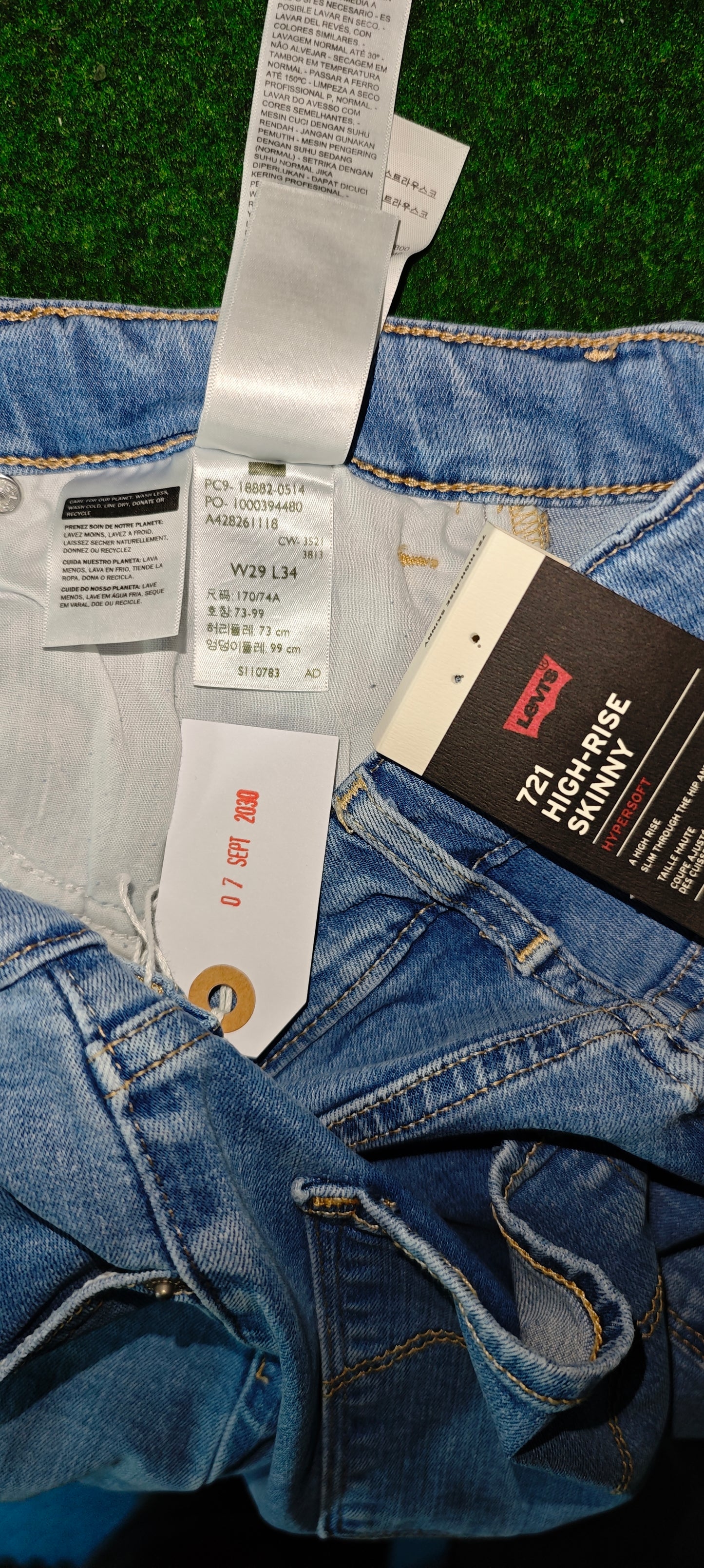 Levi’s 721 High-Rise Skinny