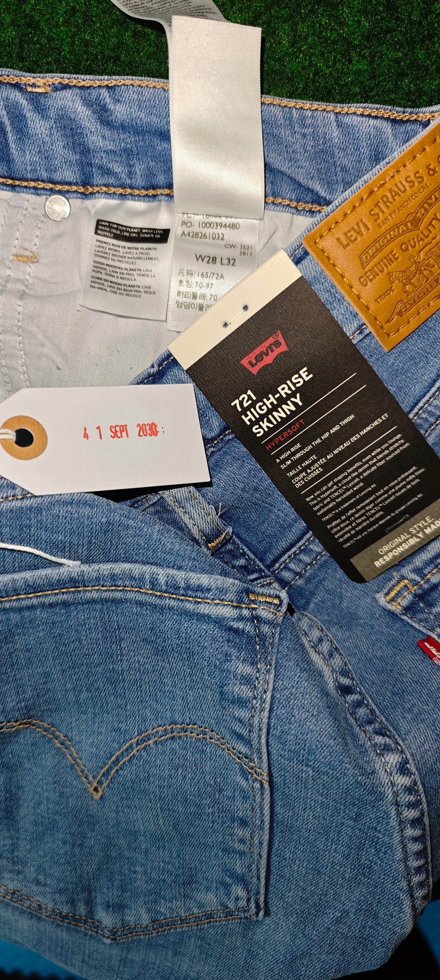 Levi’s 721 High-Rise Skinny