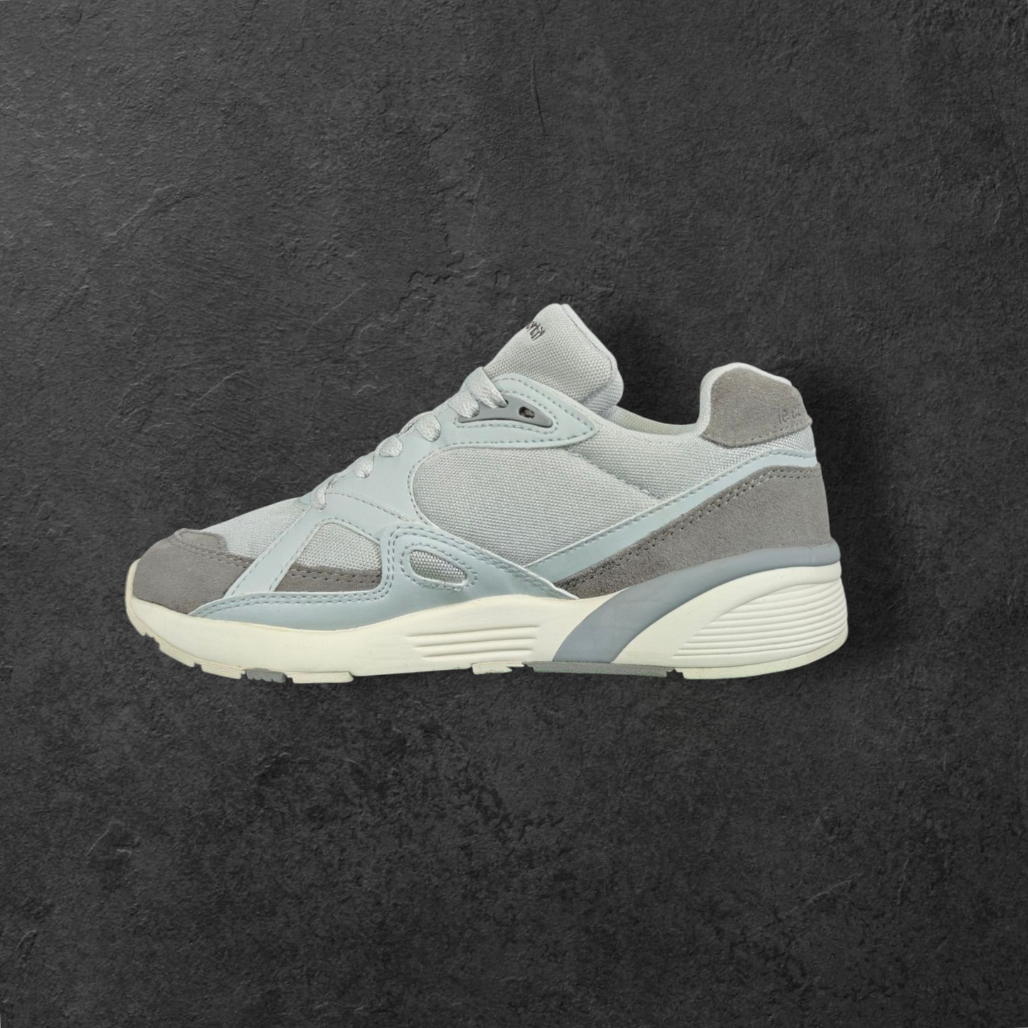 Le Coq Sportif LCS R1100