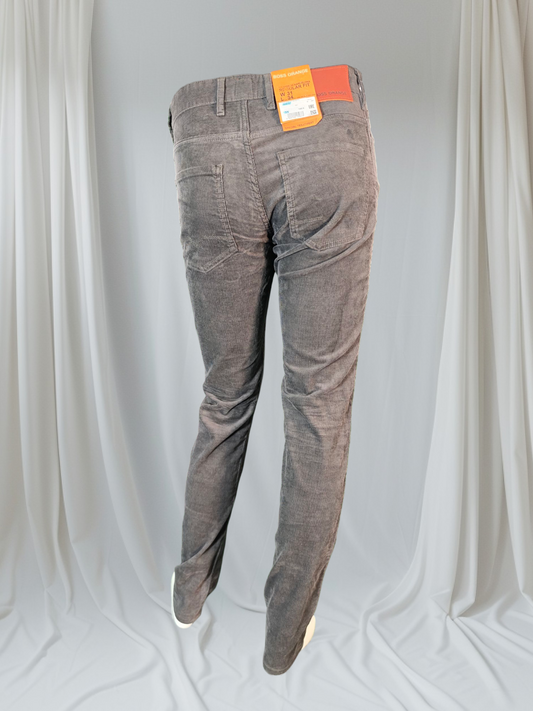 Boss Orange – Pantalon Regular Fit en velours côtelé