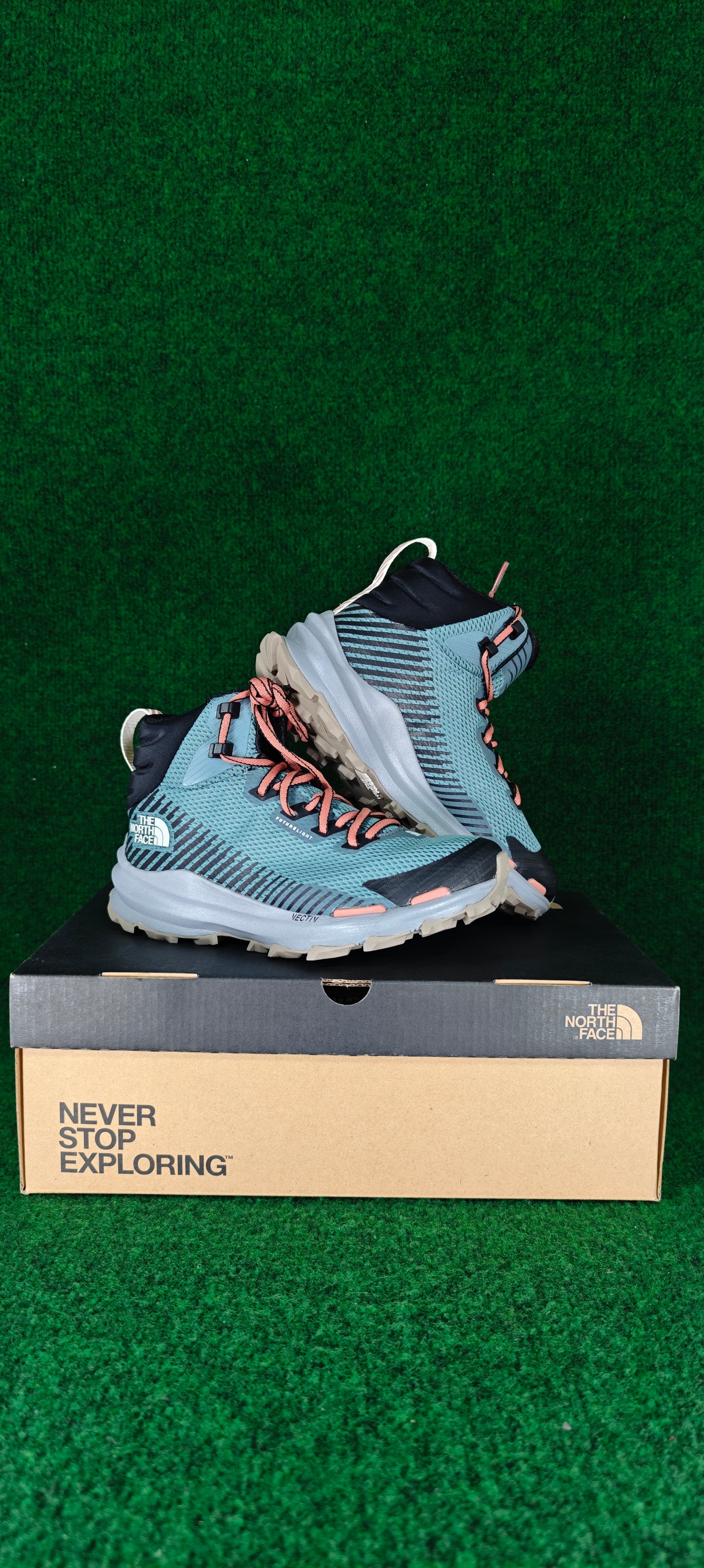 The North Face Women’s VECTIV Fastpack Mid FUTURELIGHT – Goblin Blue / TNF Black