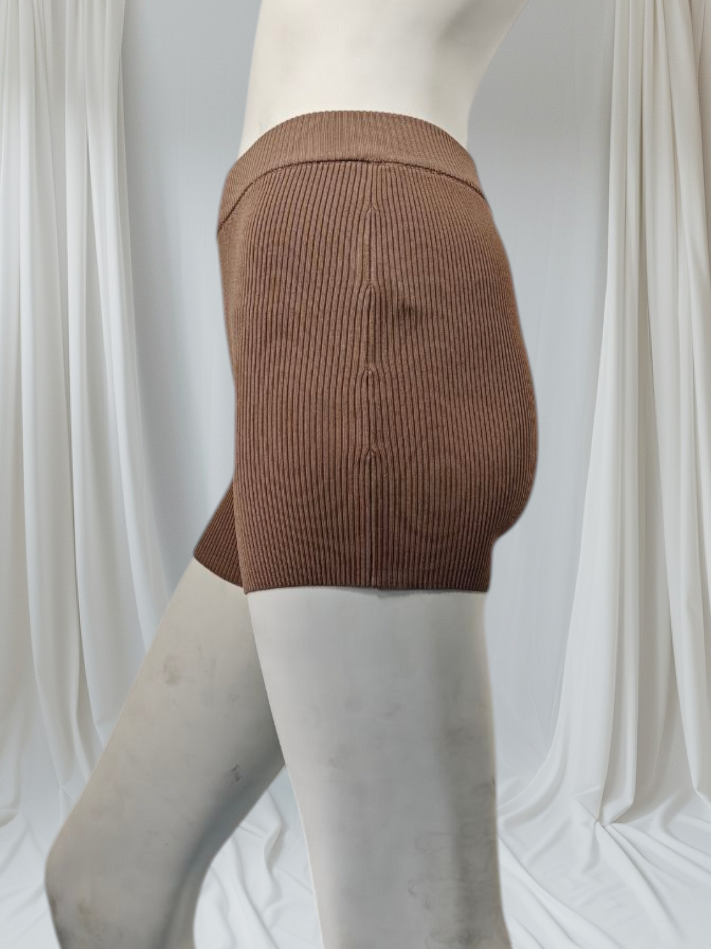 Guess – Short côtelé en maille chocolat