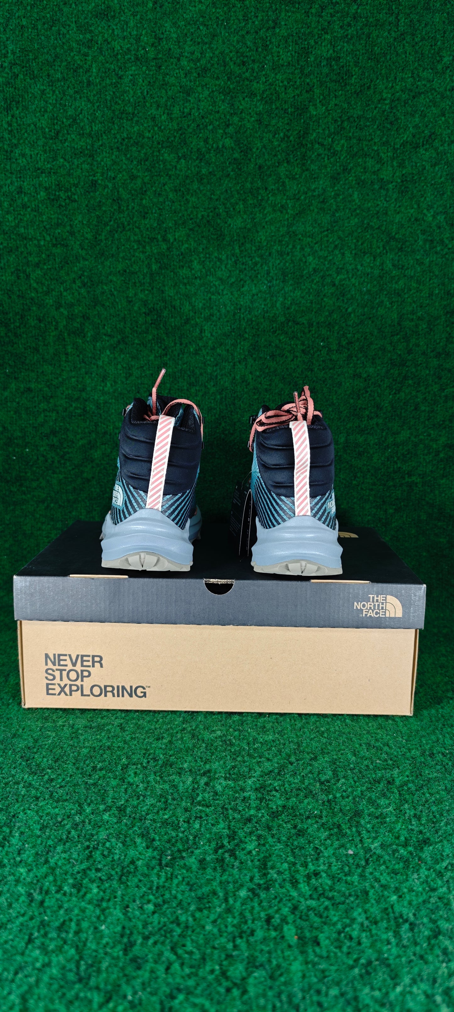 The North Face Women’s VECTIV Fastpack Mid FUTURELIGHT – Goblin Blue / TNF Black