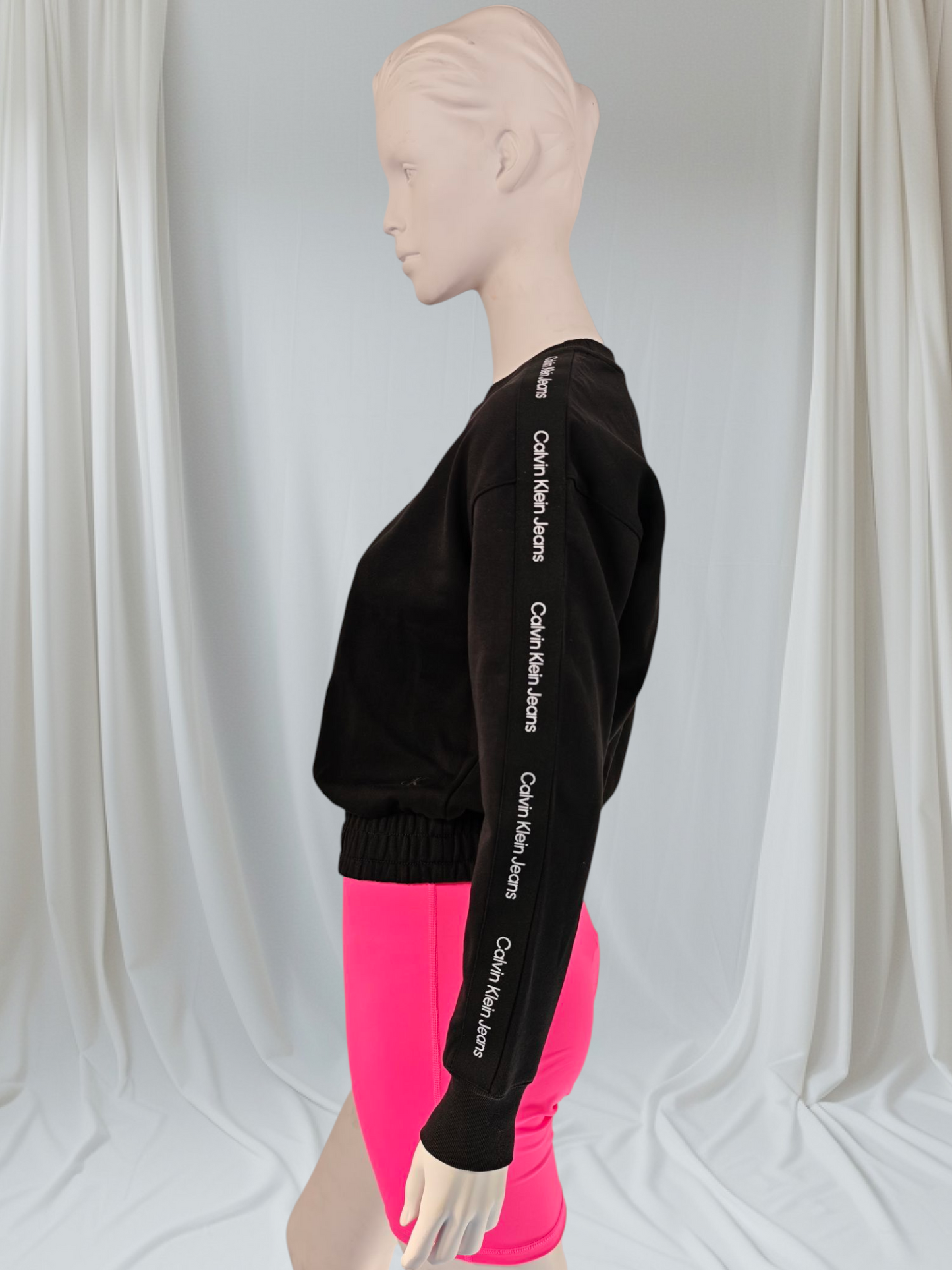 Calvin Klein Jeans – Sweat court à logo sur les manches