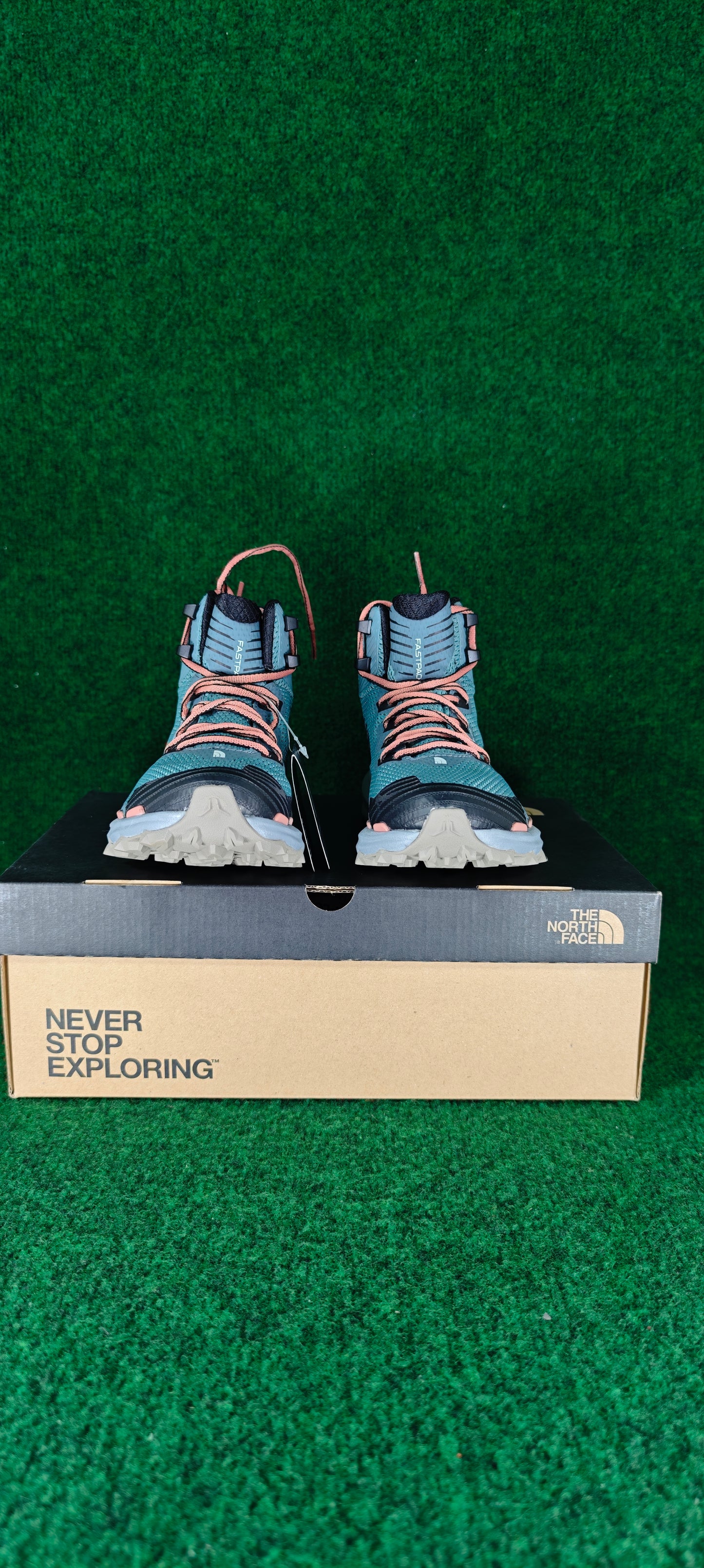 The North Face Women’s VECTIV Fastpack Mid FUTURELIGHT – Goblin Blue / TNF Black
